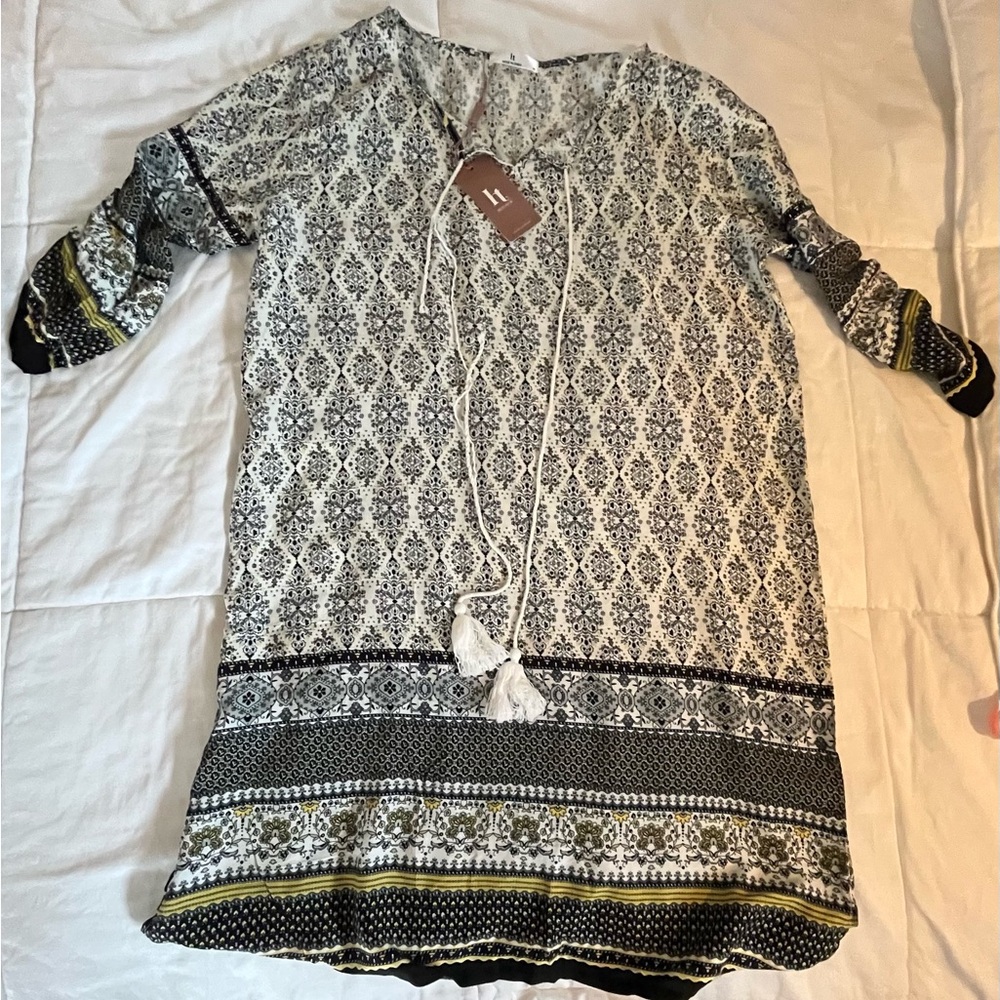 Patterned Black and White Women's Top